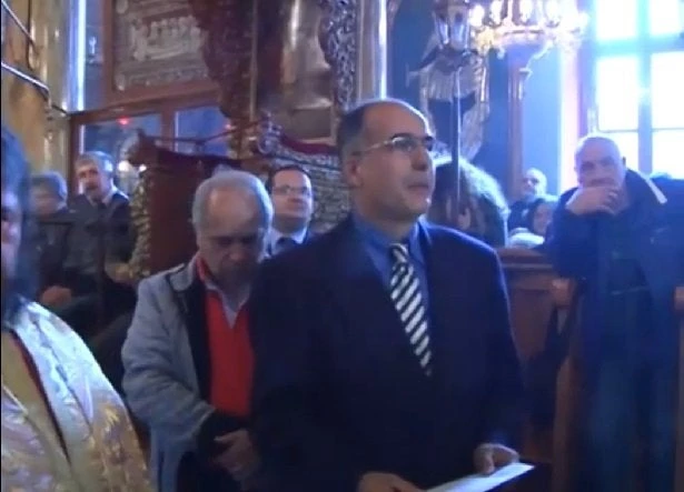 «Ὅσοι πεθαίνουν παλληκαρίσια, δὲν πεθαίνουν» – Συγκλονιστική ομιλία σε μνημόσυνο για τον Κωνσταντίνο Κατσίφα (βίντεο)